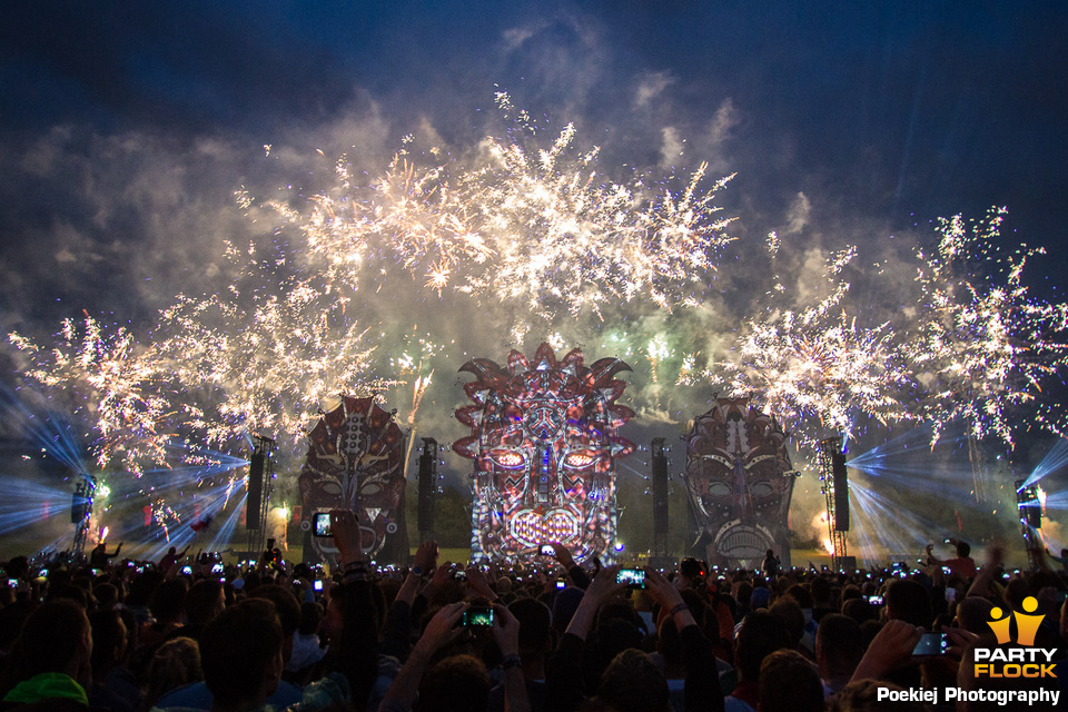 biddinghuizen chatrooms Chat chat with us chat hd 00:30 biddinghuizen, the netherlands - july 20: hd 00:16 couple play a roller coaster in virtual reality glasses in the game room. biddinghuizen chatrooms Chat chat with us chat hd 00:30 biddinghuizen, the netherlands - july 20: hd 00:16 couple play a roller coaster in virtual reality glasses in the game room.