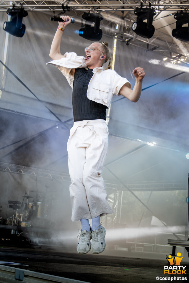foto Sziget Festival, 10 augustus 2023, Óbudai-sziget, Budapest, met Prins S. en De Geit