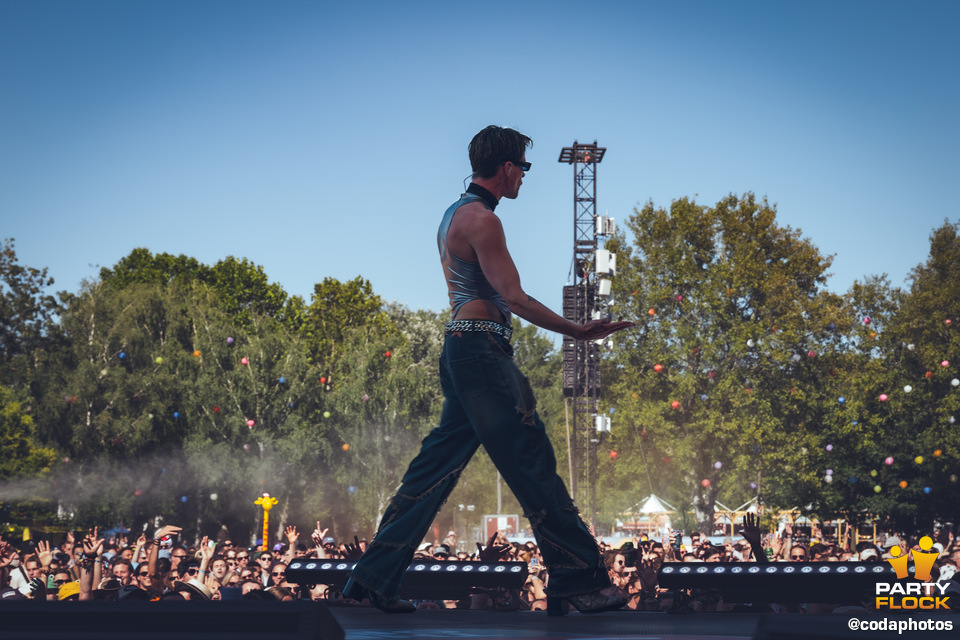 foto Sziget Festival, 10 augustus 2023, Óbudai-sziget, met Son Mieux