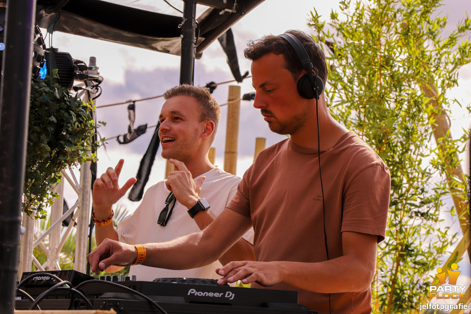 foto Paperclip Festival, 26 augustus 2023, E3 strand, Eersel, met Oliver San & Tom Box