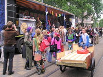 Foto's, Legalize Streetparade, 5 juni 2004, Centrum Amsterdam, Amsterdam