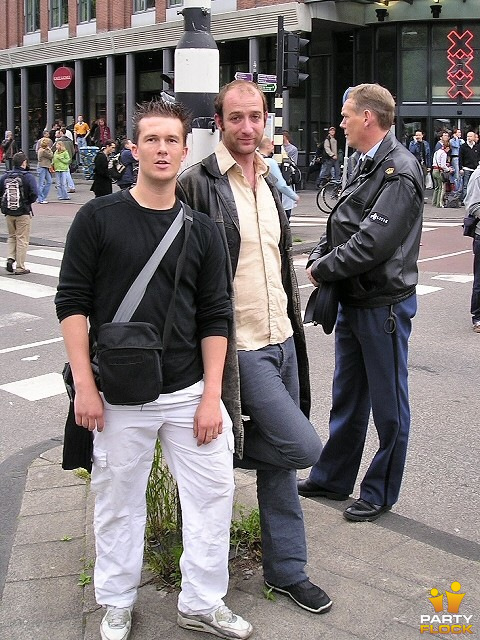 foto Legalize Streetparade, 5 juni 2004, Centrum Amsterdam