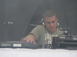 foto Defqon.1 Festival, 19 juni 2004, Almeerderstrand, Almere #102763