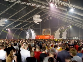 foto Awakenings Festival, 3 juli 2004, Spaarnwoude, deelplan Houtrak, Halfweg #104769