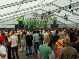 foto Awakenings Festival, 3 juli 2004, Spaarnwoude, deelplan Houtrak, Halfweg #104825