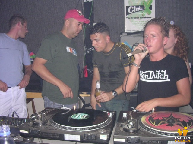 foto Club-X, 24 juli 2004, X, met Technoboy, Villain