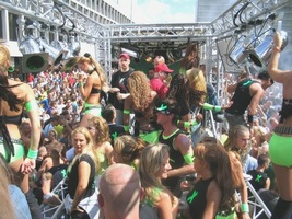 foto FFWD Heineken Dance Parade, 14 augustus 2004, Centrum Rotterdam, Rotterdam #110336