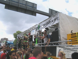 foto FFWD Heineken Dance Parade, 14 augustus 2004, Centrum Rotterdam, Rotterdam #110409