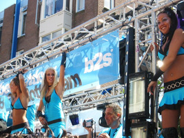 foto FFWD Heineken Dance Parade, 14 augustus 2004, Centrum Rotterdam, Rotterdam #110472