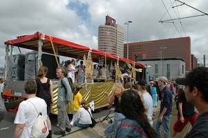 foto FFWD Heineken Dance Parade, 14 augustus 2004, Centrum Rotterdam, Rotterdam #110512