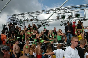 foto FFWD Heineken Dance Parade, 14 augustus 2004, Centrum Rotterdam, Rotterdam #110552
