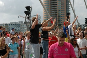 foto FFWD Heineken Dance Parade, 14 augustus 2004, Centrum Rotterdam, Rotterdam #110560