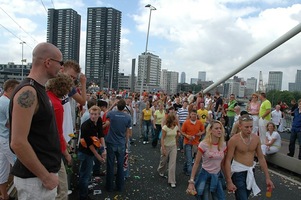foto FFWD Heineken Dance Parade, 14 augustus 2004, Centrum Rotterdam, Rotterdam #110598