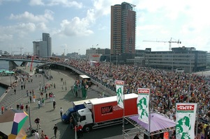 foto FFWD Heineken Dance Parade, 14 augustus 2004, Centrum Rotterdam, Rotterdam #110635