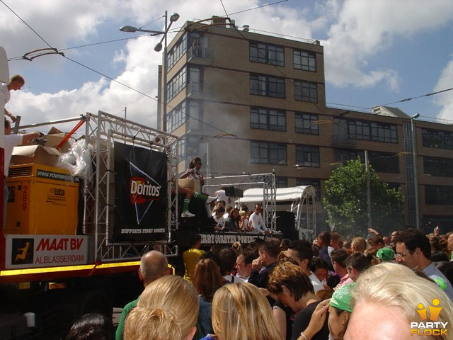 foto FFWD Heineken Dance Parade, 14 augustus 2004, Centrum Rotterdam