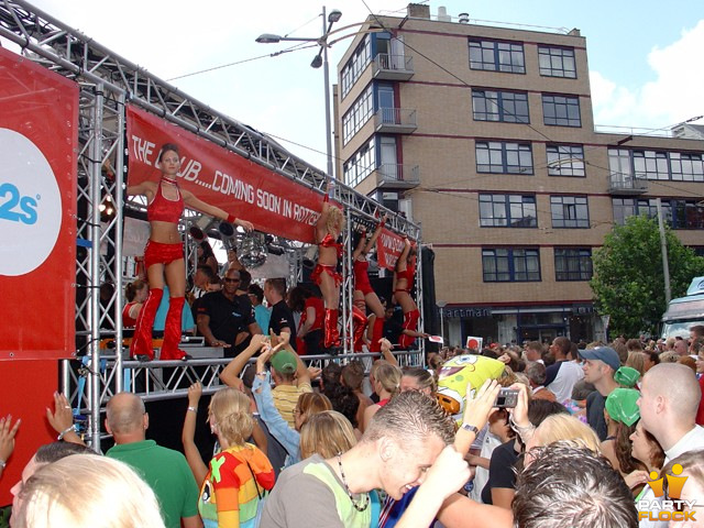 foto FFWD Heineken Dance Parade, 14 augustus 2004, Centrum Rotterdam