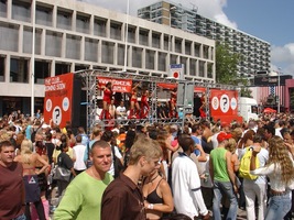 foto FFWD Heineken Dance Parade, 14 augustus 2004, Centrum Rotterdam, Rotterdam #110840