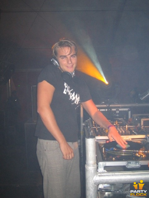 foto Dimensionz, 27 augustus 2004, Park Schoonebeek, met Showtek