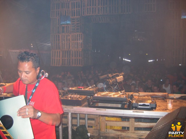 foto Decibel, 28 augustus 2004, Binnenmaas, met Gizmo