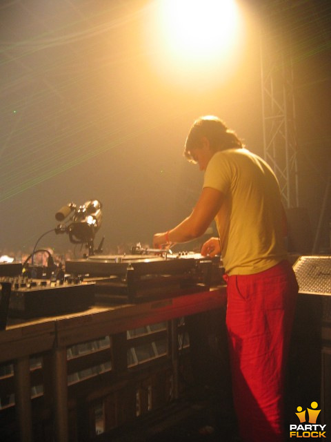 foto Decibel, 28 augustus 2004, Binnenmaas, met Showtek