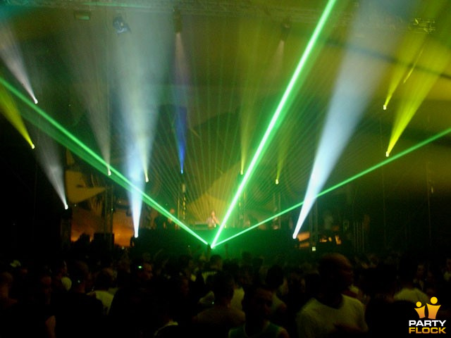 foto Mindcontroller, 2 oktober 2004, Beursgebouw