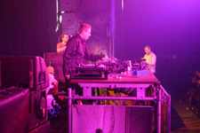 Foto's, High Quality XL, 13 november 2004, NDSM-Werf, Amsterdam