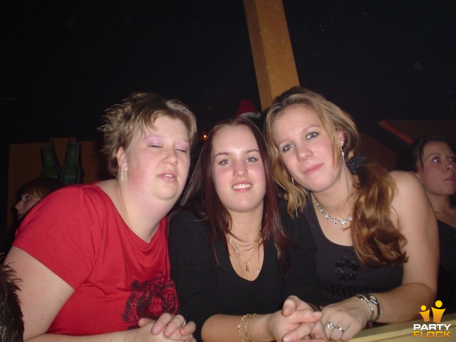 foto A New Sensation, 11 december 2004, De Hoeve