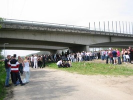 foto Hemelrave 2002, 9 mei 2002, Onder viaduct A35, Hengelo #13054