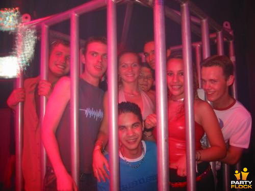 Foto's Club Q-Base, 11 mei 2002, Hemkade, Zaandam