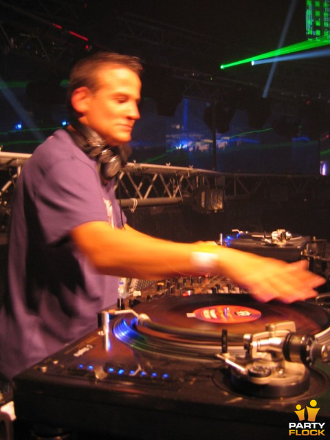 foto Hard Bass, 2 april 2005, SilverDome, met Pavo