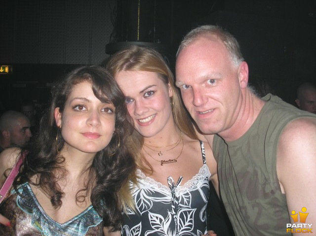 foto Beter kom je niet, 16 april 2005, Amigo's