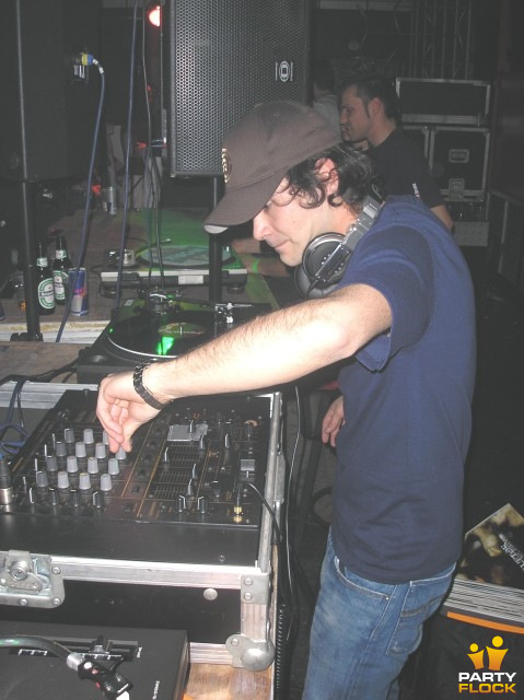 foto Beter kom je niet, 16 april 2005, Amigo's, met Tommyknocker