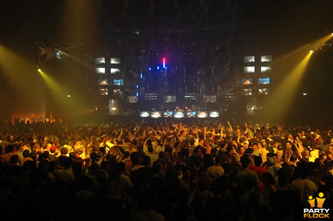 foto Awakenings, 15 april 2005, Gashouder