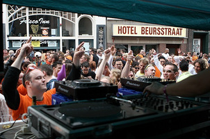 foto I Love Hardhouse street rave at the Frisco Inn, 30 april 2005, Frisco Inn, Amsterdam #156529