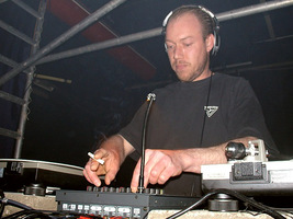 foto High Low Techno, 29 april 2005, Buk Buk, Heiloo #158079