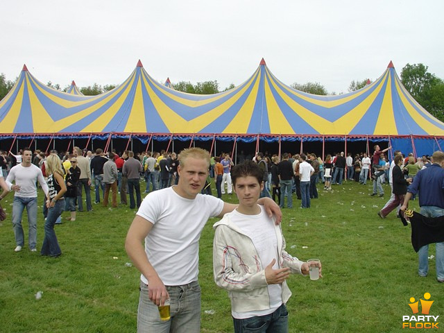 foto Hemelrave, 5 mei 2005, Het Rutbeek, Enschede