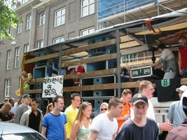 foto PRO Streetparade, 8 juni 2002, Centrum Amsterdam, Amsterdam #17203