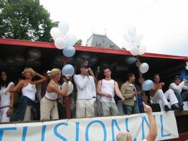 foto PRO Streetparade, 8 juni 2002, Centrum Amsterdam, Amsterdam #17215