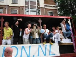 foto PRO Streetparade, 8 juni 2002, Centrum Amsterdam, Amsterdam #17329