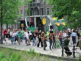 foto PRO Streetparade, 8 juni 2002, Centrum Amsterdam, Amsterdam #17399