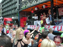 foto PRO Streetparade, 8 juni 2002, Centrum Amsterdam, Amsterdam #17417