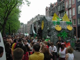 foto PRO Streetparade, 8 juni 2002, Centrum Amsterdam, Amsterdam #17425