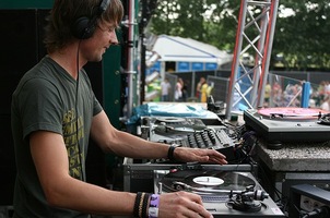 foto Awakenings Festival, 2 juli 2005, Spaarnwoude Houtrak, Halfweg #174428