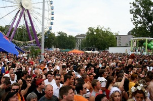 foto Street Parade Zürich, 13 augustus 2005, Centrum Zürich, Zürich #182851