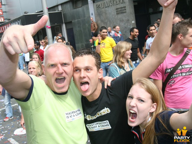 foto FFWD Heineken Dance Parade, 13 augustus 2005, Centrum Rotterdam