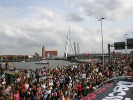 foto FFWD Heineken Dance Parade, 13 augustus 2005, Centrum Rotterdam, Rotterdam #183280