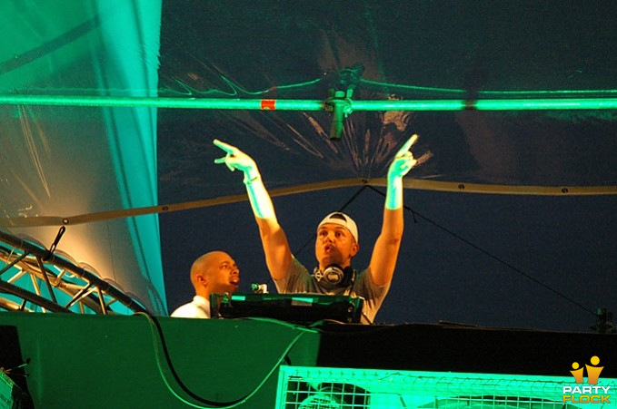 foto Decibel, 20 augustus 2005, Lingebos, met Ruffian, Technoboy