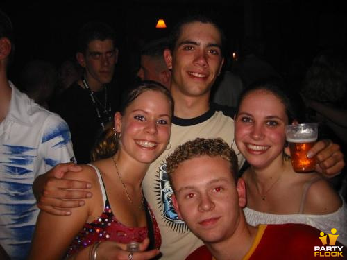 foto Club Q-Base, 15 juni 2002, Hemkade