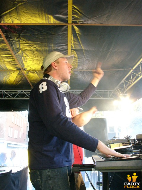 foto Boomin´ Berend, 28 augustus 2005, Vismarkt, met G-Town Madness