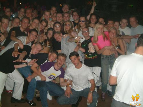 foto Club Q-Base, 29 juni 2002, Hemkade